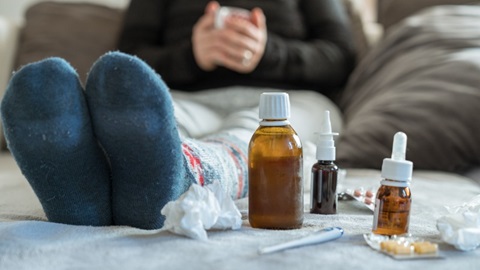 Médicaments déconseillés pour rhume, maux de gorge ou nez bouché